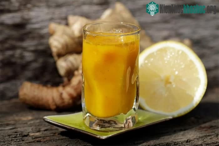 Nước gừng giúp cải thiện sức khỏe, chống cảm cúm và giảm buồn nôn.