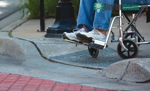 Dốc nối này ban đầu được thiết kế cho những người sử dụng xe lăn.&nbsp;