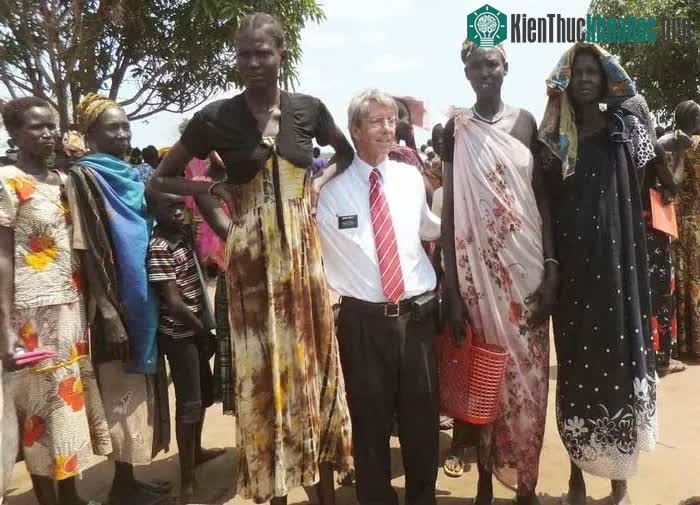 Họ có khoảng 4,5 triệu người, theo điều tra dân số Sudan năm 2008
