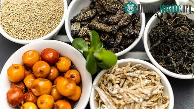 Cá Kapenta, sâu Mopane, kẹo bơ cứng, ớt Scotch Bonnet tạo hương vị kem có một không hai.