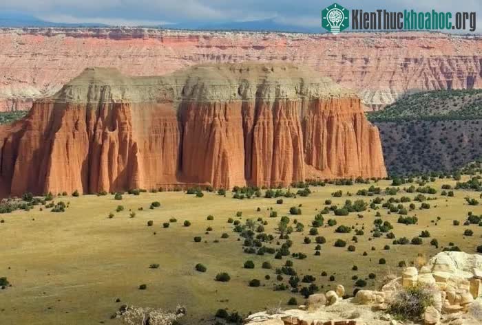 Vách núi ở Công viên tự nhiên Capitol Reef, Utah, Mỹ