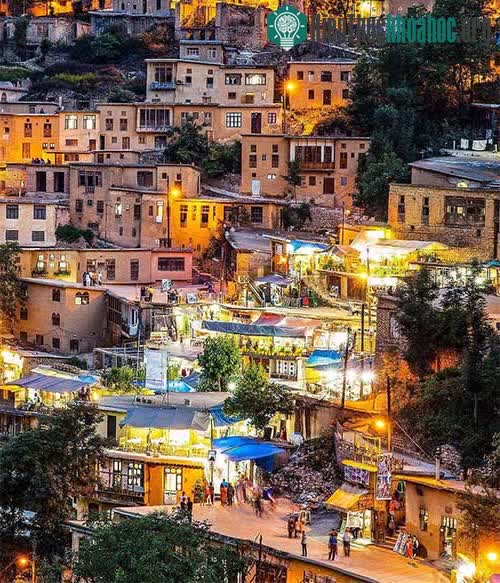 Masouleh mang lối kiến trúc đặc trưng, thể hiện sự thích ứng đặc biệt của người Iran xưa