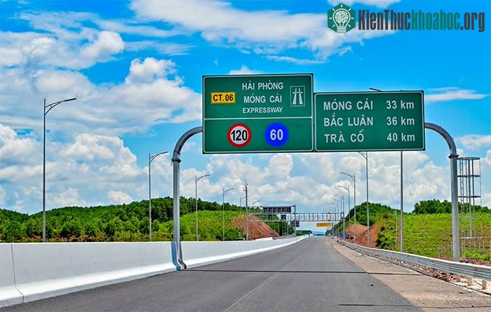 Chùm ảnh toàn cảnh cao tốc Vân Đồn - Móng Cái dài nhất Việt Nam nhìn từ trên cao ảnh 11