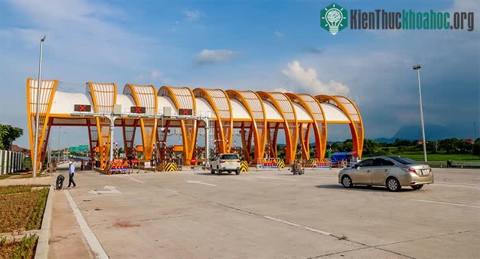 Chùm ảnh toàn cảnh cao tốc Vân Đồn - Móng Cái dài nhất Việt Nam nhìn từ trên cao ảnh 12