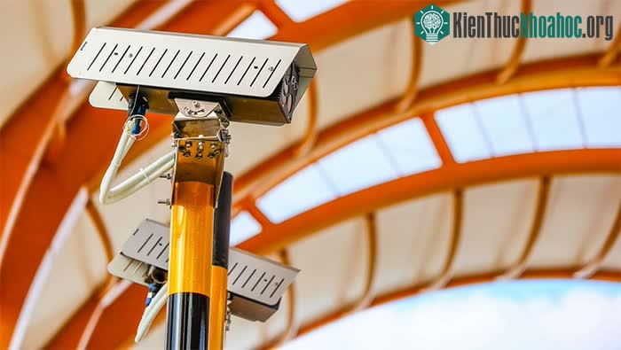 Dọc tuyến có 66 camera CCTV có thể quan sát và nhìn rõ các vật thể ở khoảng cách 1km.
