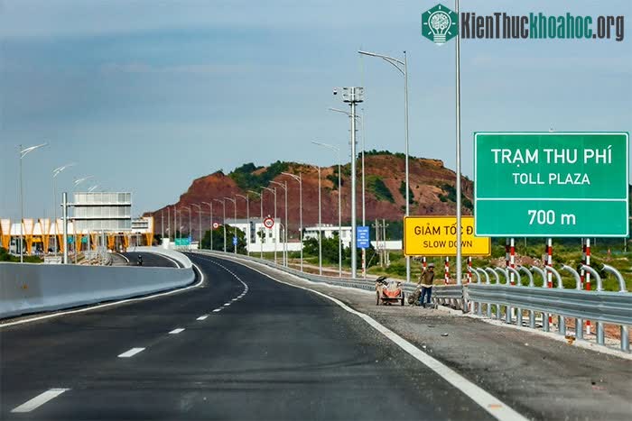 Chùm ảnh toàn cảnh cao tốc Vân Đồn - Móng Cái dài nhất Việt Nam nhìn từ trên cao ảnh 16