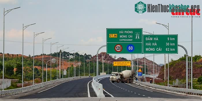 Chùm ảnh toàn cảnh cao tốc Vân Đồn - Móng Cái dài nhất Việt Nam nhìn từ trên cao ảnh 17