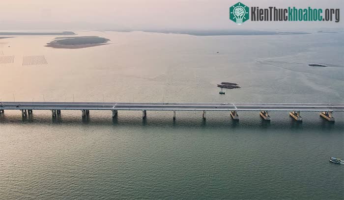 Đây cũng là tuyến cao tốc ven biển duy nhất kết nối trực tiếp
