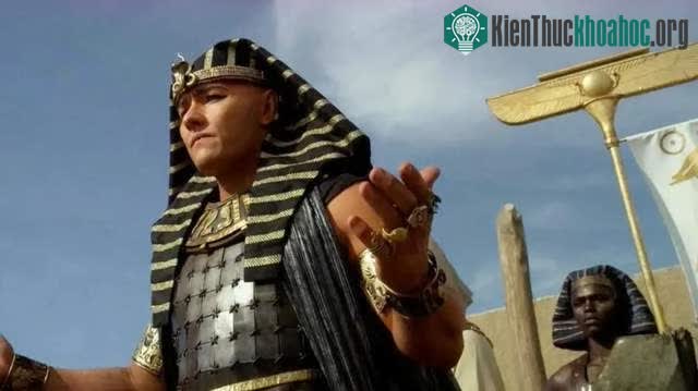 &nbsp;Pharaoh Psammetichus tiến hành thử nghiệm tìm kiếm ngôn ngữ đầu tiên trên thế giới.