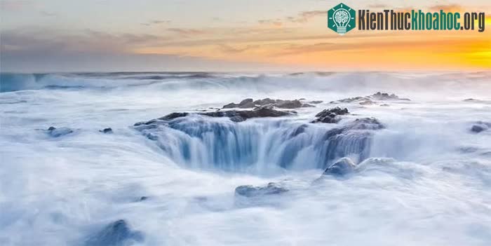 Giếng của Thần Sấm