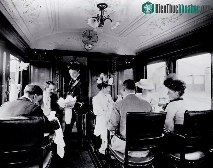 Năm 1916, tổng đầu tư vào ngành đường sắt của Mỹ đạt 21 tỷ USD