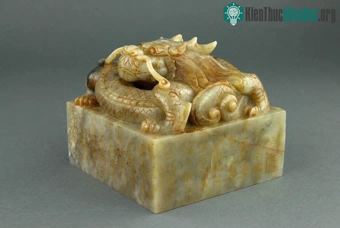 Chiếc ấn ngọc làm từ đá cẩm thạch của thời nhà Tống.