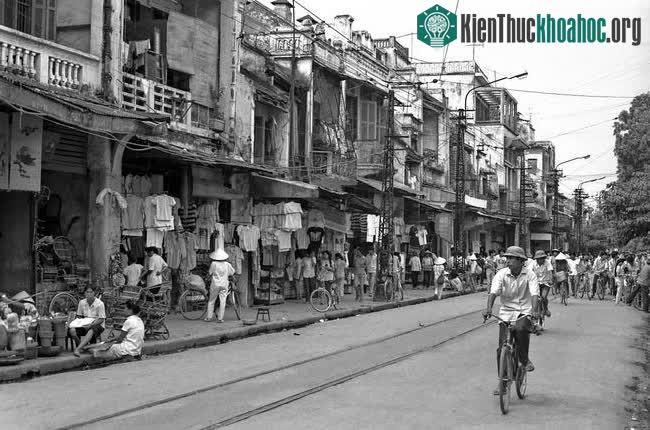 Trên tuyến phố Hàng Ngang - Hàng Đào