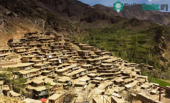 Masouleh được du khách đặc biệt ưa thích bởi nó tọa lạc giữa một vùng thiên nhiên hùng vĩ