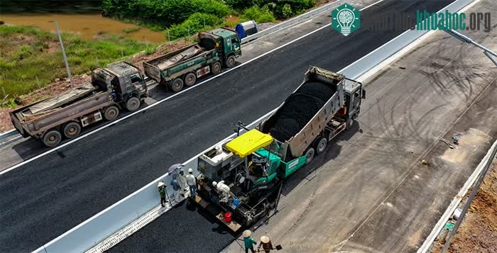 Chùm ảnh toàn cảnh cao tốc Vân Đồn - Móng Cái dài nhất Việt Nam nhìn từ trên cao ảnh 6