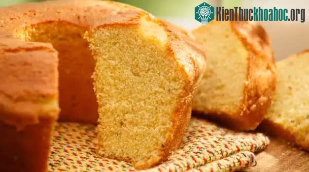 Bữa sáng truyền thống của người Brazil là thưởng thức món bánh bolo de fuba.