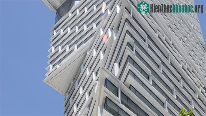 Kiến trúc bên ngoài của Tháp Quay Quarter.