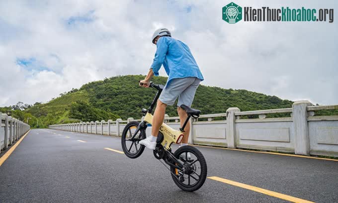 Xe đạp Zectron có thể chạy 120km sau một lần sạc.