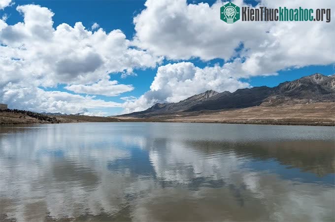 Biến đổi khí hậu đang biến "tháp nước Châu Á" thành những dòng sông bùn độc hại.