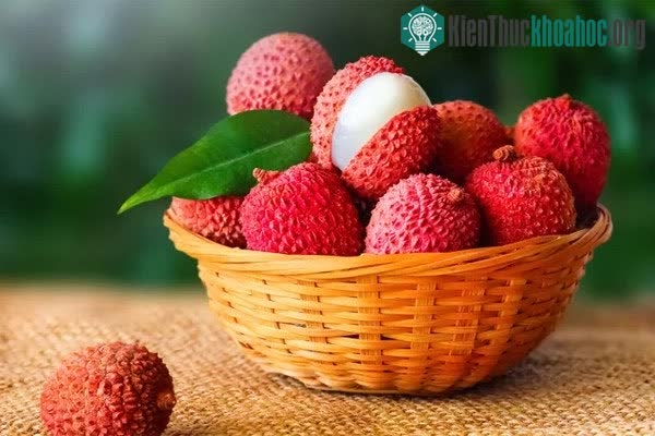 Quả vải có vị ngon ngọt nhưng ăn nhiều không tốt cho tim.