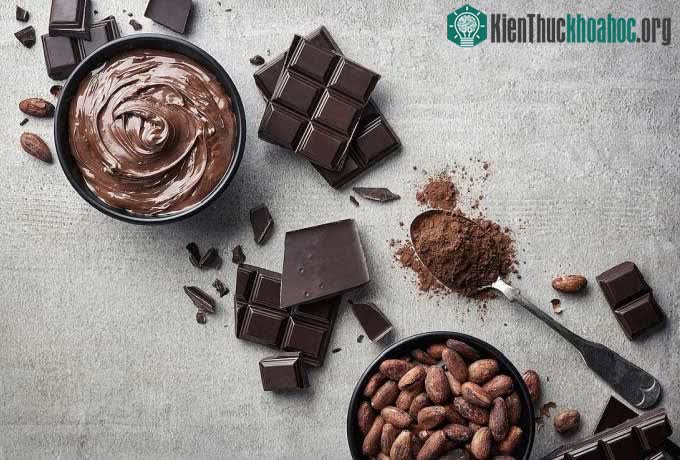 Caffein có nhiều trong cà phê, cacao, một số loại trà...