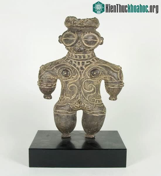 Bức tượng được tạo ra vào cuối thời kỳ Jōmon của Nhật Bản thời tiền sử.&nbsp;