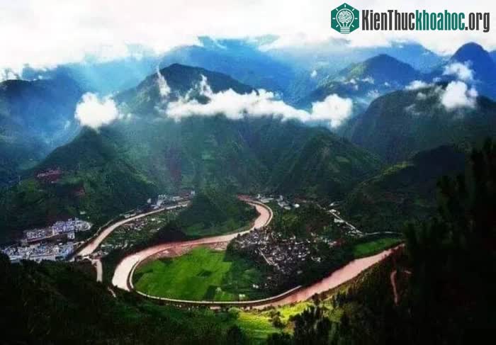Bí ẩn làng cổ Bát Quái sản sinh vô số nhân tài, không bị lũ lụt, hạn hán ảnh 1