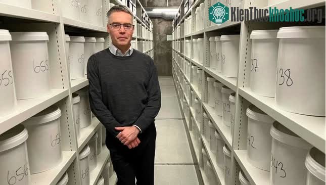 TS Martin Wirenfeldt Nielsen hiện là người quản lý bộ sưu tập óc người.