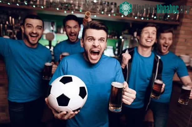 Thức khuya mùa World Cup: Làm sao để vẫn ngủ khỏe, dậy sớm và tỉnh táo cả ngày? ảnh 2