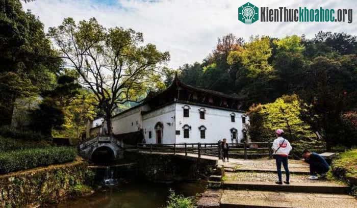 Hiện nay, ngôi làng là một trong những điểm du lịch nổi tiếng thu hút khách trong và ngoài nước.