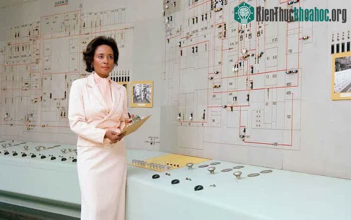 Annie Easley tại Trung tâm nghiên cứu ở Cleveland.