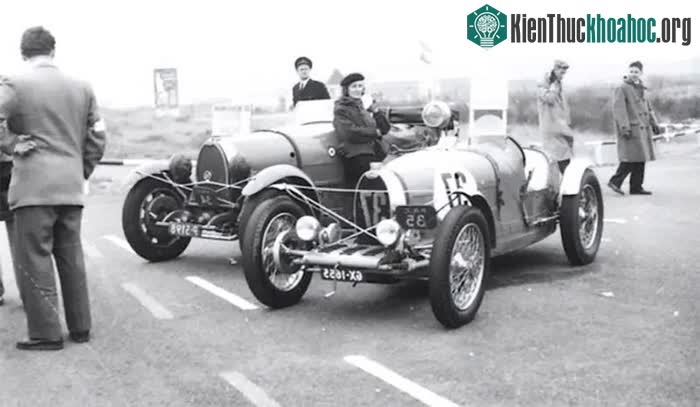 Bugatti Type 43 Grand Sport.