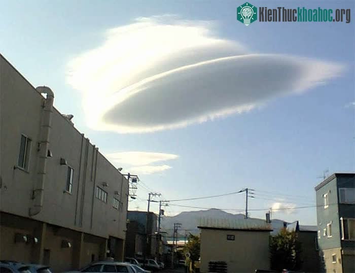 Phát hiện này đã khiến rất nhiều người dân hoảng sợ vì tưởng nhầm đây là UFO
