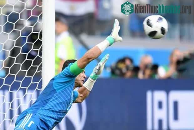 Thủ môn Essam El Hadary