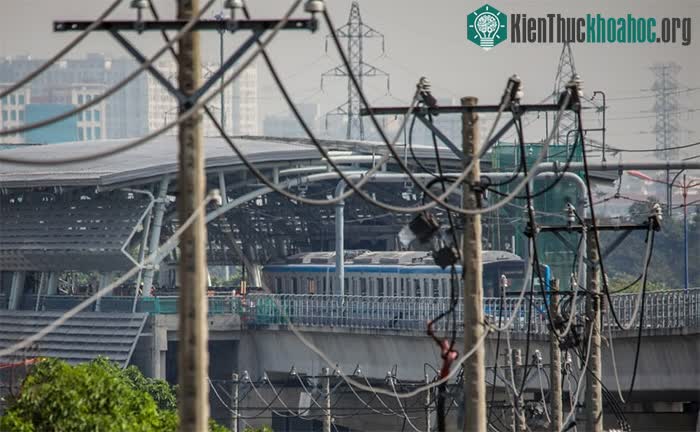 Metro số 1 dài 19,7 km, từ Bến Thành (quận 1) đến depot Long Bình.