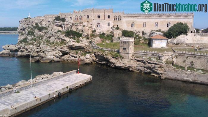 Hòn đảo Pianosa (Italia).