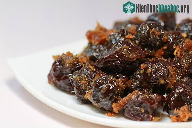 Ô mai là món ăn vặt được nhiều người ưa thích.
