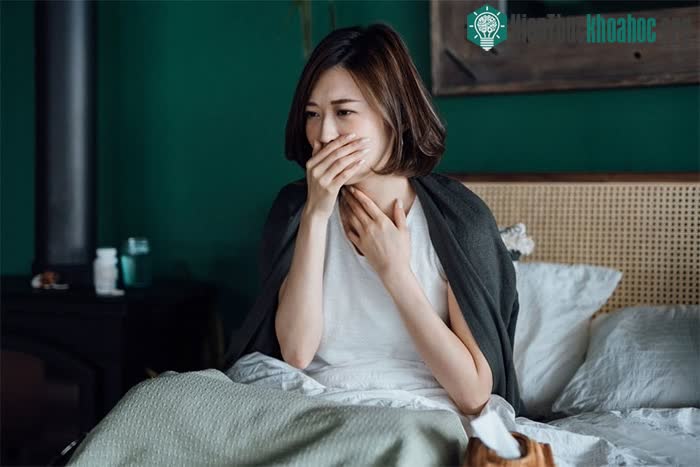 Buồn nôn có thể do chế độ ăn kiêng, thiếu ngủ hoặc lo lắng.