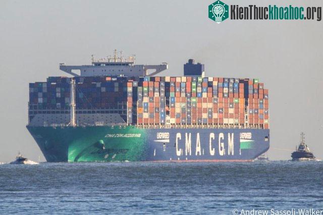 Jacques Saadé là tàu container lớn nhất chạy bằng khí tự nhiên hóa lỏng.