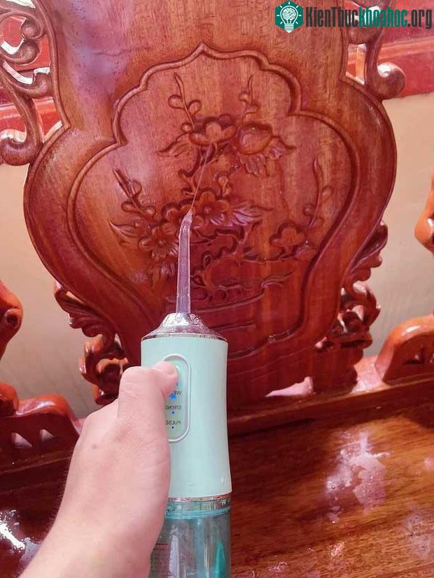 Sử dụng tăm nước