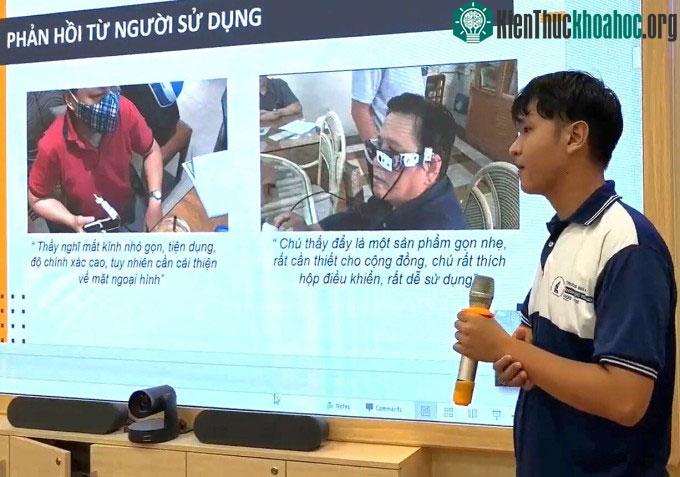 Quốc Huy giới thiệu mắt kính thông minh cho người mù