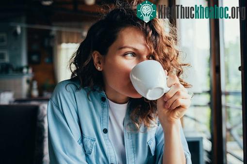 Uống quá nhiều cà phê có thể gây ố vàng răng