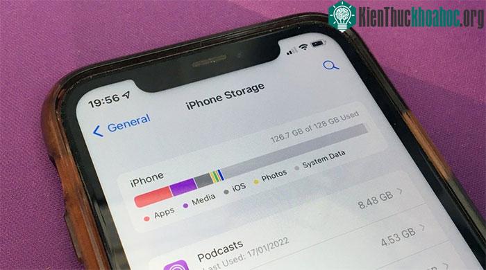 Việc iPhone hết dung lượng là vấn đề rất nhiều người dùng gặp phải.