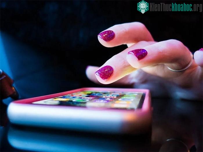 Người dùng nên xóa bớt ứng dụng chạy nền nếu không dùng.