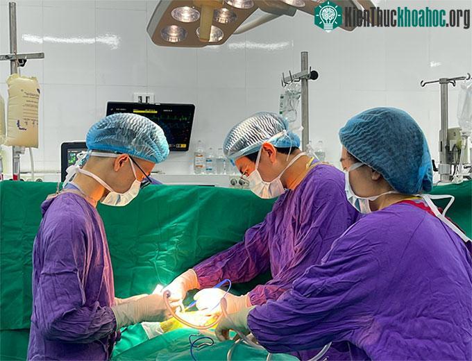 Ca ghép đa tạng diễn ra trong 10 giờ đồng hồ.