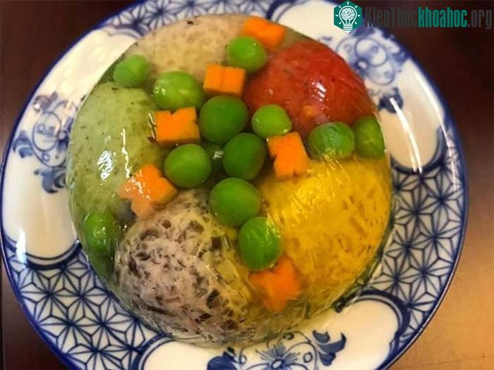 Mọc vân ám, món ngon Tết cổ truyền thấm đượm thuyết Ngũ hành của người xưa.