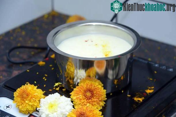 Người Ấn Độ khi chuyển đến nhà mới sẽ đun sôi sữa.