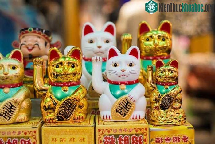 Maneki-neko: Tượng mèo may mắn nổi tiếng của Nhật Bản và câu chuyện ít người biết về nguồn gốc ra đời ảnh 1