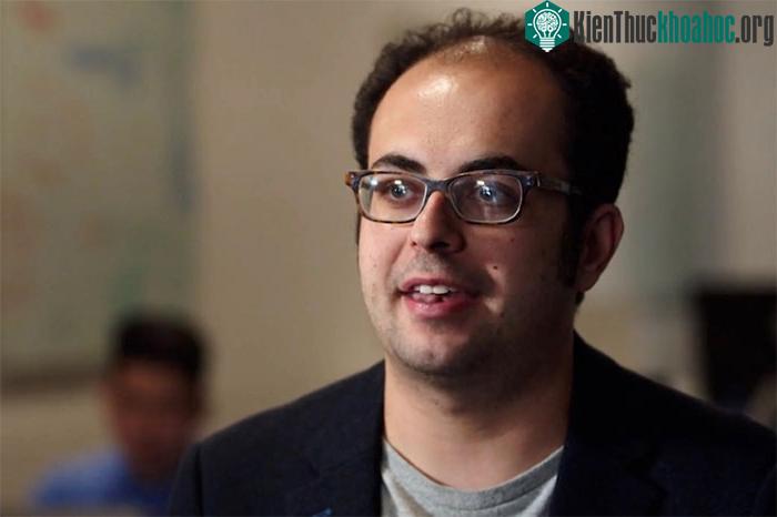 CEO Joshua Browder là nhà khoa học máy tính tại Đại học Stanford.