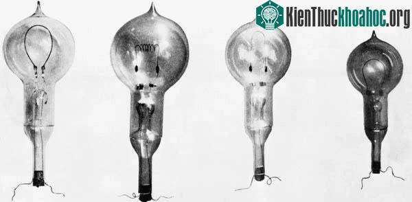 Những chiếc bóng đèn thời kỳ đầu.